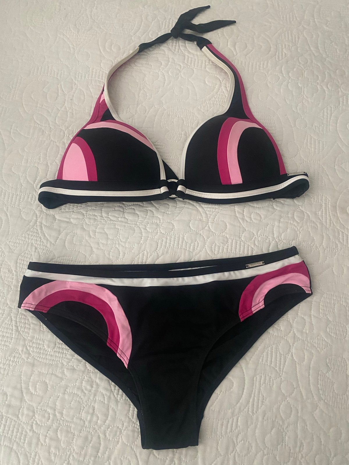 Sapph bikini zwart met roze details maat L cup D, Kleding | Dames, Badmode en Zwemkleding, Ophalen of Verzenden, Zo goed als nieuw
