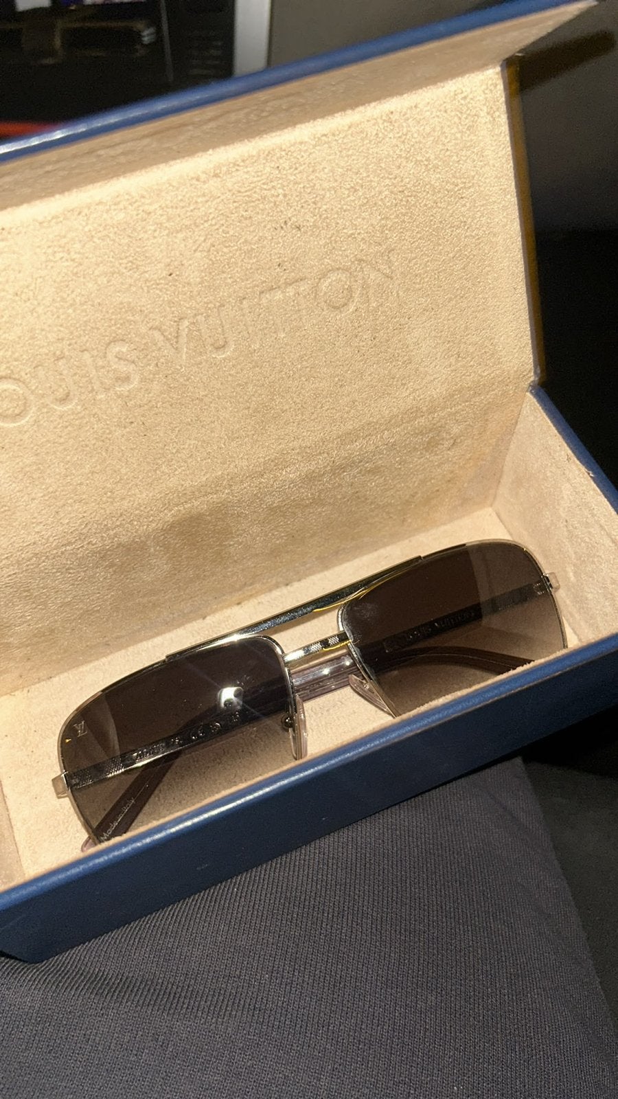 Louis Vuitton Zonnebril - Stijlvol en Tijdloos, Sieraden, Tassen en Uiterlijk, Overige merken, Zonnebril, Bruin, Ophalen of Verzenden