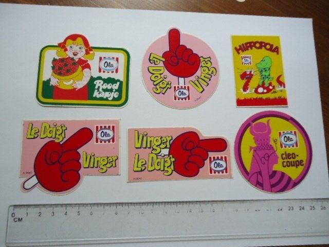 sticker oud OLA IJS strip pop art kinder ijsje retro vintage, Ophalen of Verzenden, Zo goed als nieuw, Bedrijf of Vereniging