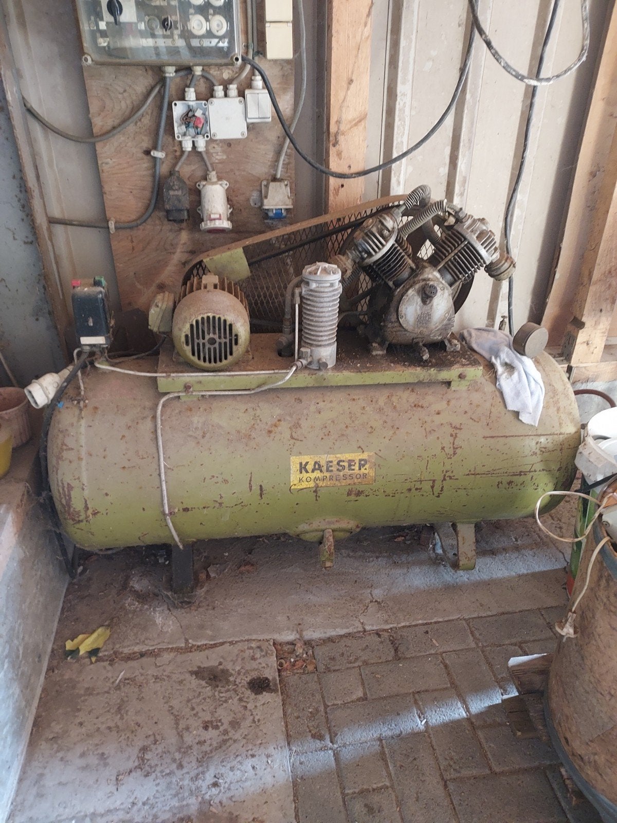 Grote Kaeser Compressor (ophalen contant betalen), Doe-het-zelf en Verbouw, Ophalen