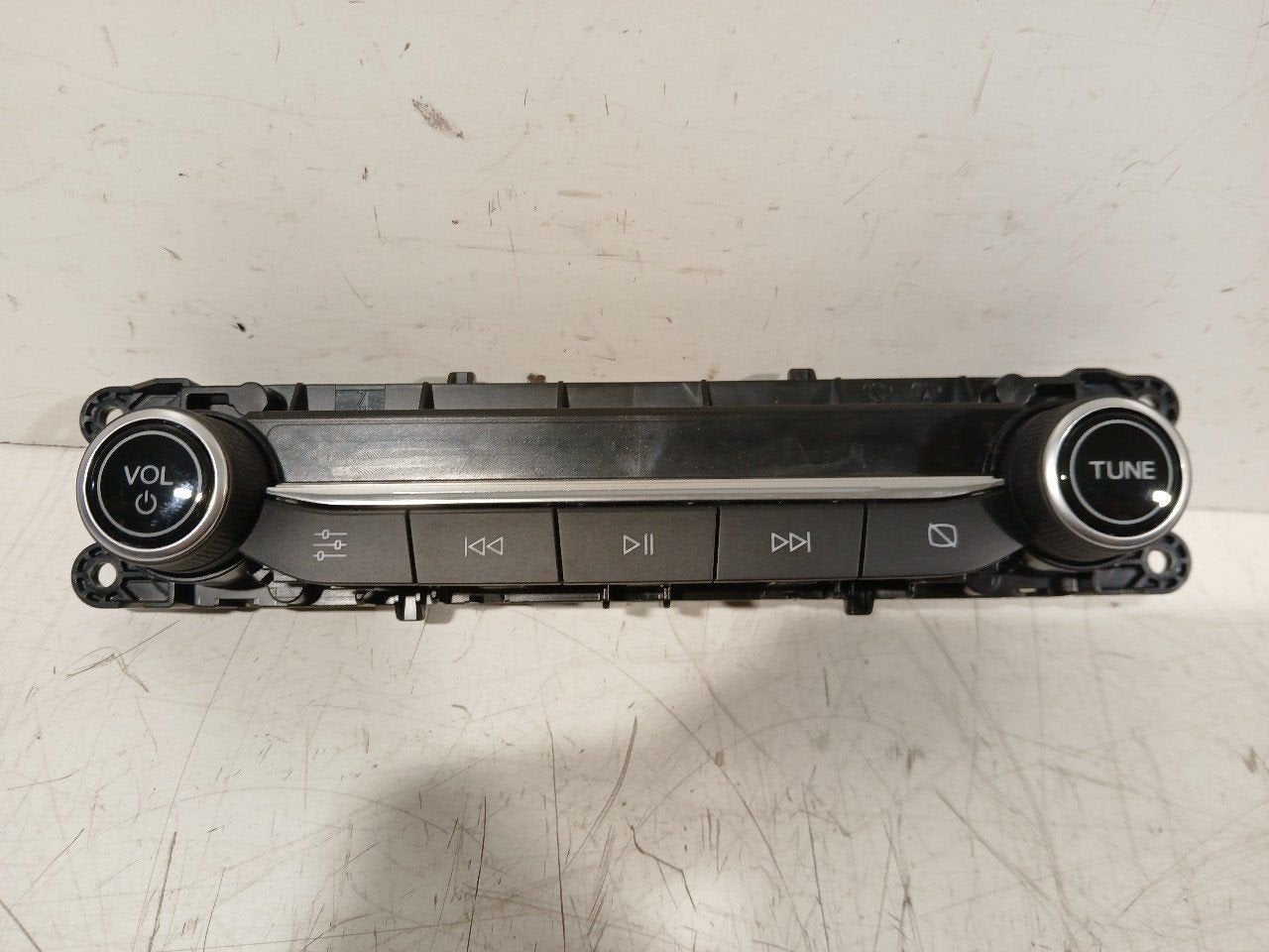 Bedieningspaneel multi media Ford Focus, Onderdelen@venauto.nl, Van der Ven Autorecycling B.V., Gebruikt, Ettenseweg 76, 4706 PB Roosendaal, The Netherlands