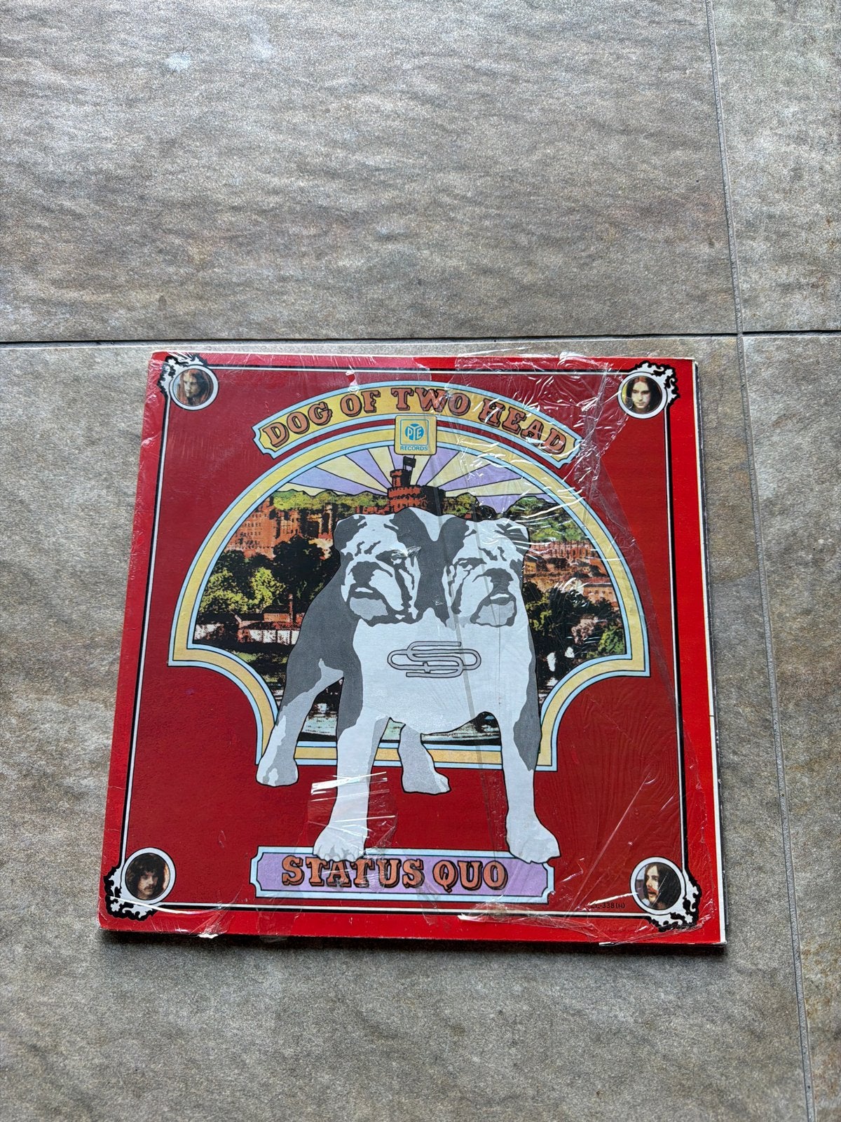 Status Quo - Dog of Two Head LP (Geseald), LP, Geseald, Ophalen of Verzenden, Classic Rock