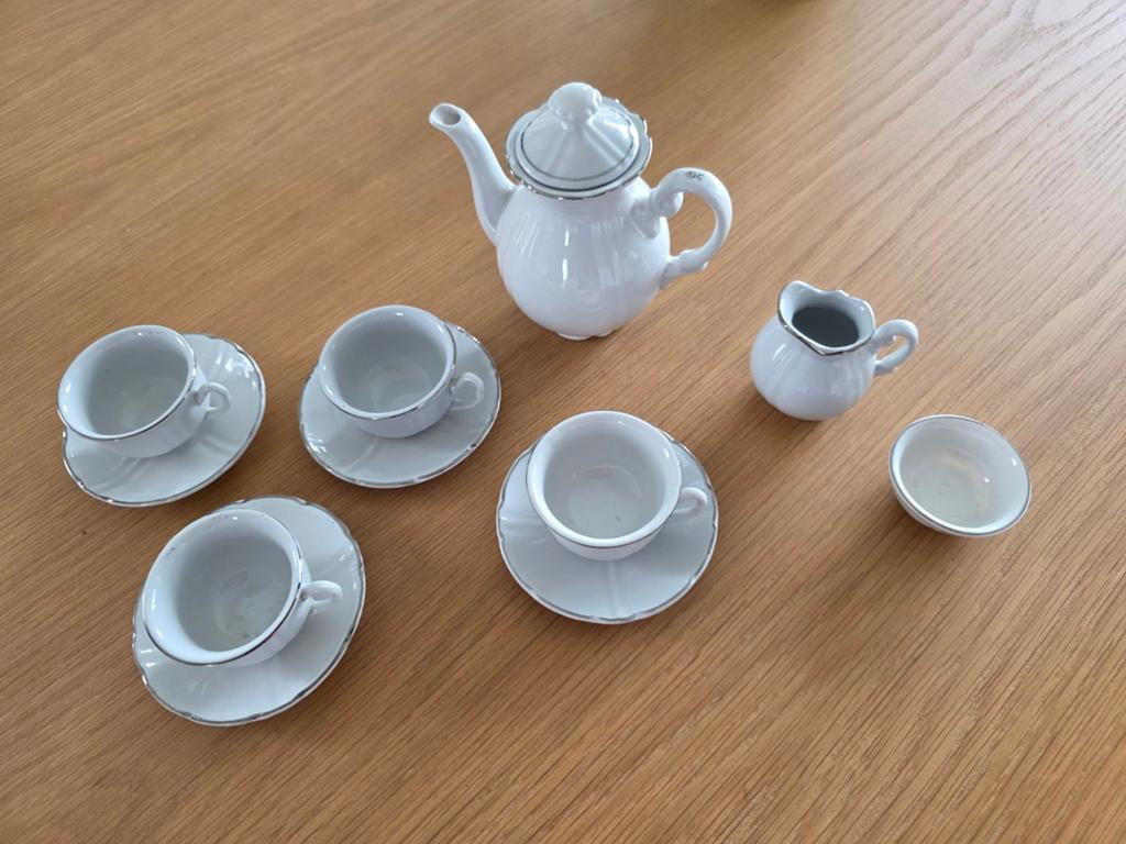Vintage Wit Porseleinen Theeserviesje met Zilveren Rand, Antiek en Kunst, Ophalen