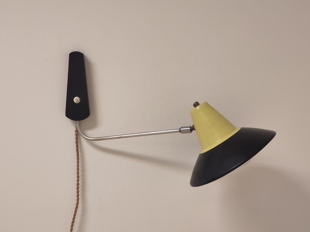 Vintage wandlamp zwenkarm lampje zwart geel metaal, Gebruikt, 25 tot 50 cm, ., Rond