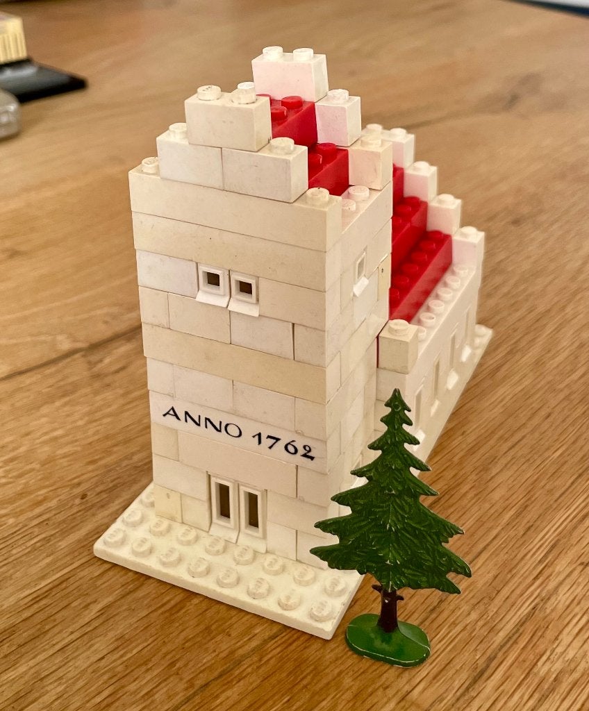 Foto 4 van Lego kerk 309