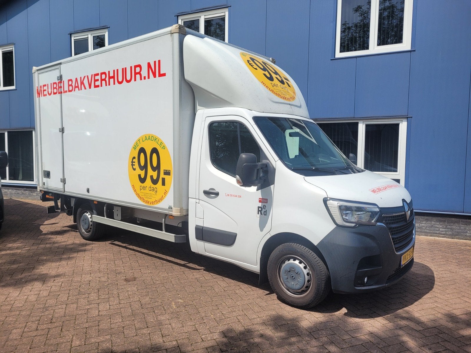 Bakwagen huren met laadklep te huur meubelbakverhuur, Ophalen