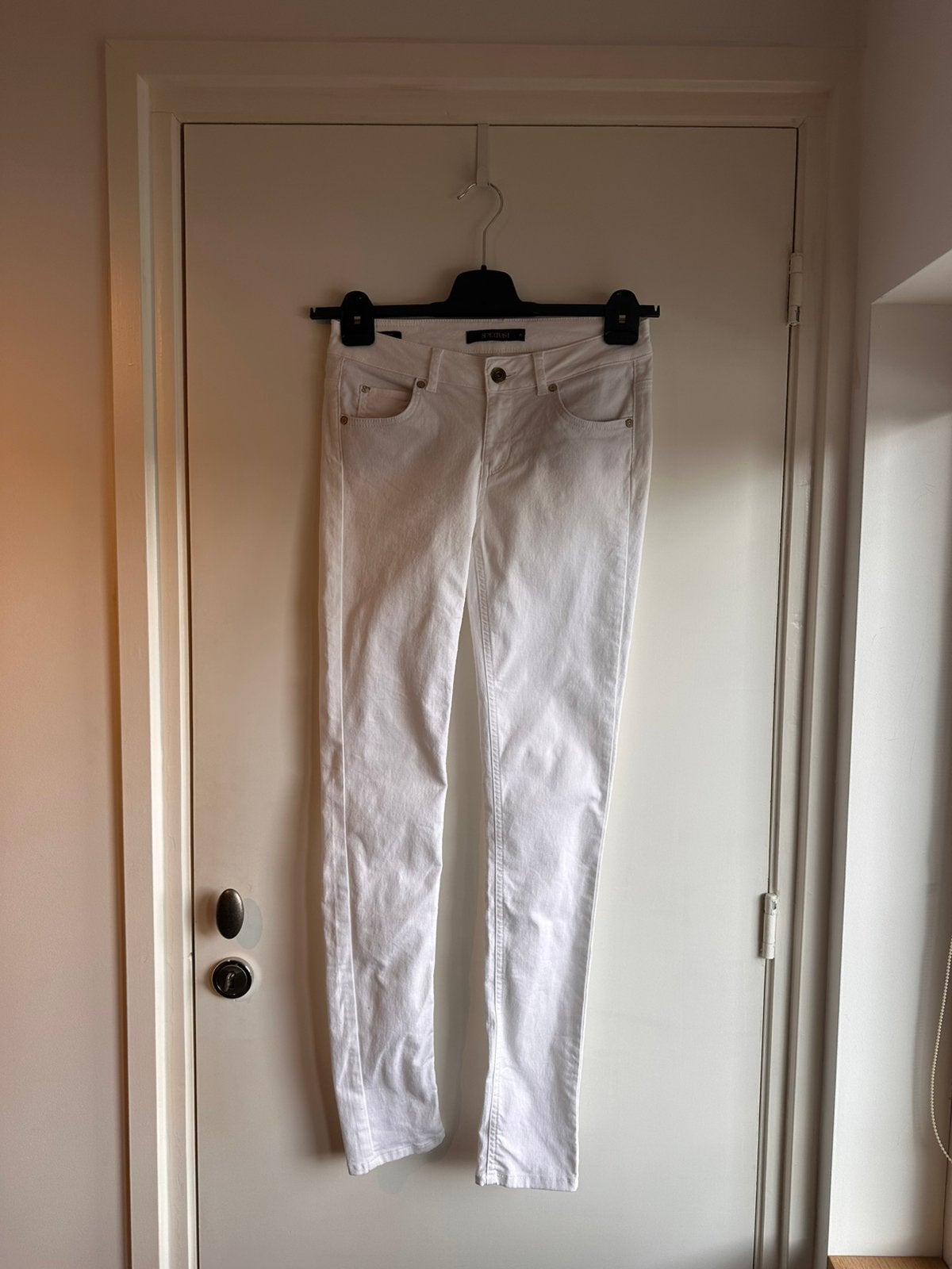 SuperTrash Paradise DTM Jeans - maar 27, Wit, Ophalen of Verzenden, Zo goed als nieuw, Maat 34 (XS) of kleiner