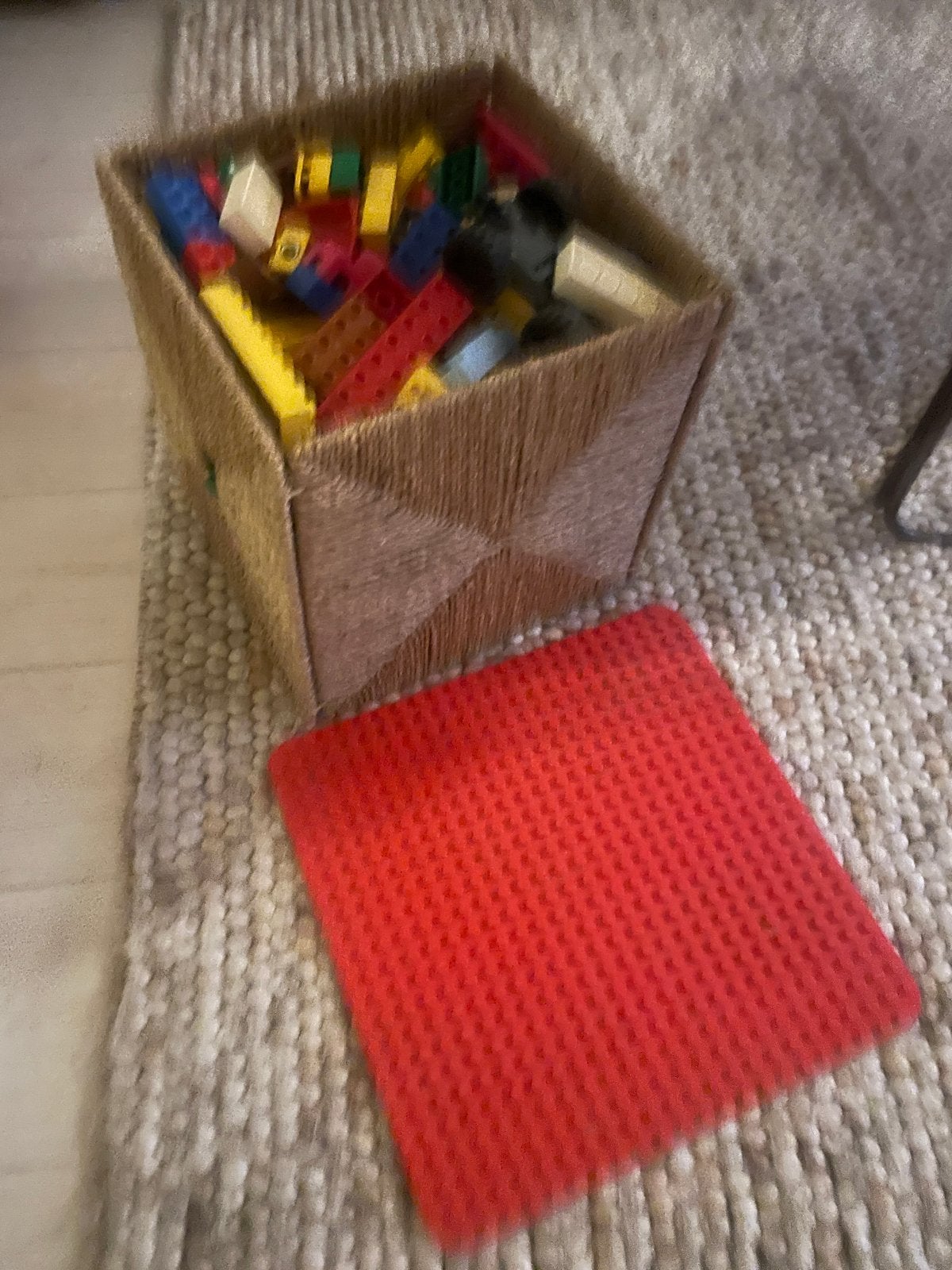 Grote bak met Lego Duplo blokken en grondplaat (40x40x50cm), Gebruikt, Ophalen of Verzenden, Duplo, Inclusief accessoires