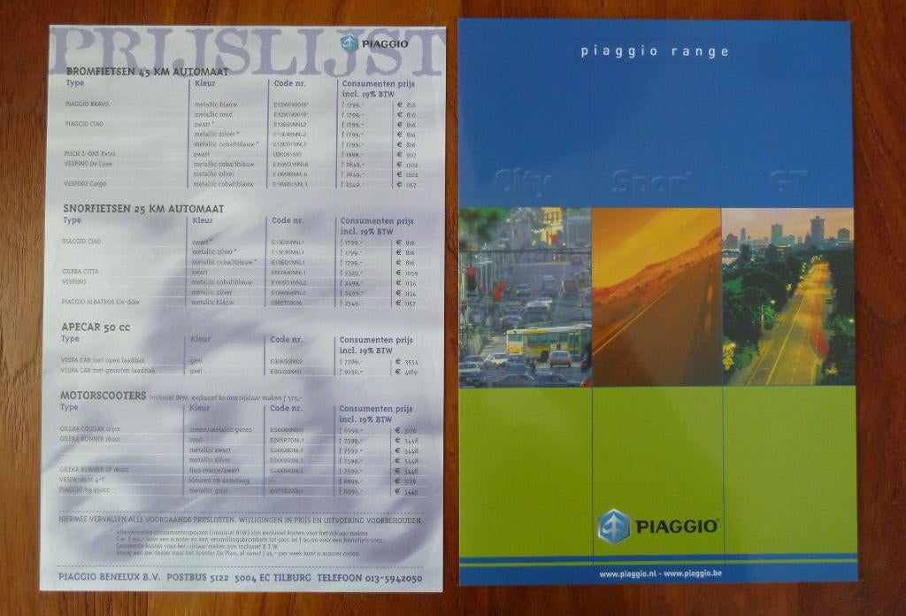 Folder PIAGGIO Range + Prijslijst 2001, Fietsen en Brommers, Handleidingen en Instructieboekjes, Nieuw, Ophalen of Verzenden
