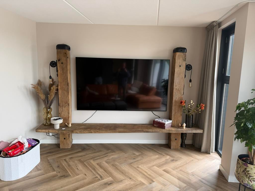Robuust TV-meubel van massief hout met industriële look, Ophalen, Zo goed als nieuw, 150 tot 200 cm, 25 tot 50 cm