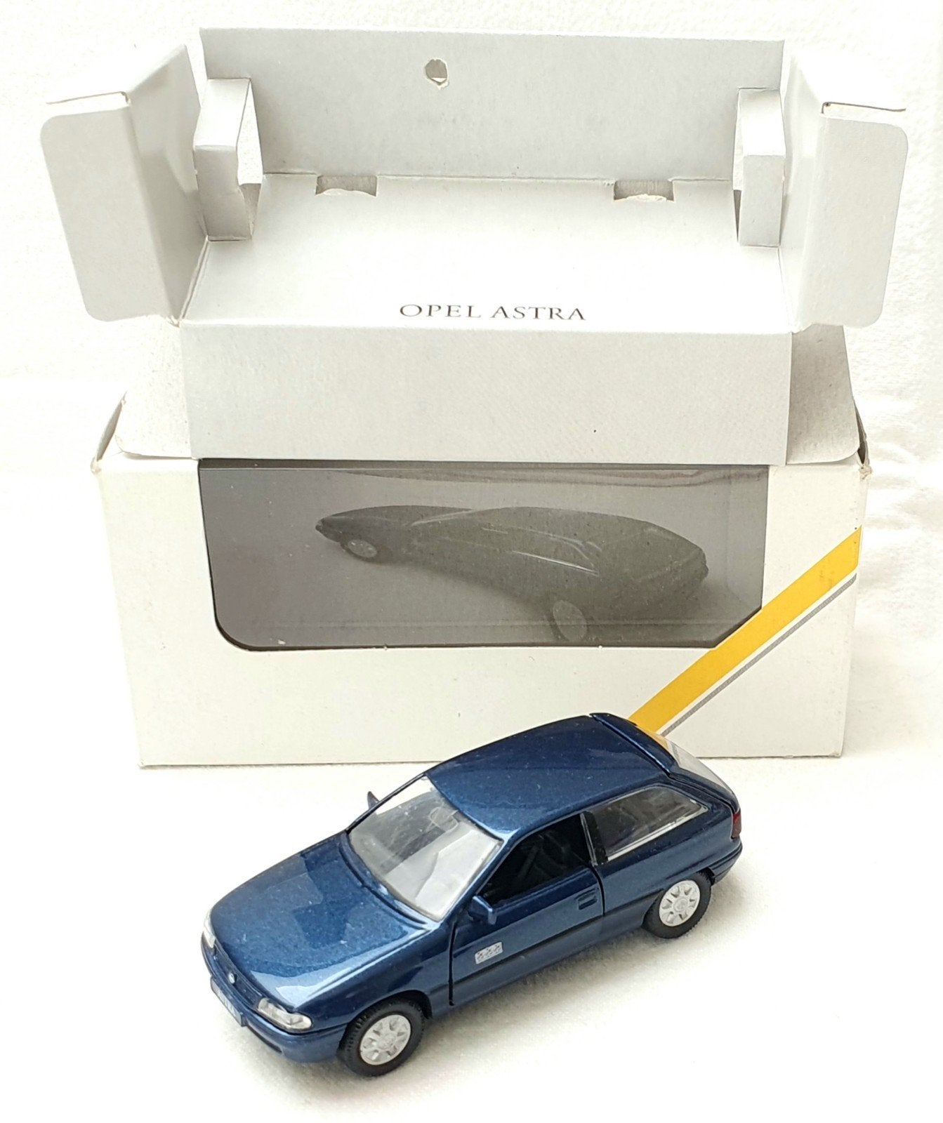 Adam Opel Schabak 1:43 Opel Astra Special Edition Modelauto!, Hobby en Vrije tijd, Modelauto's | 1:43, Ophalen of Verzenden, Nieuw