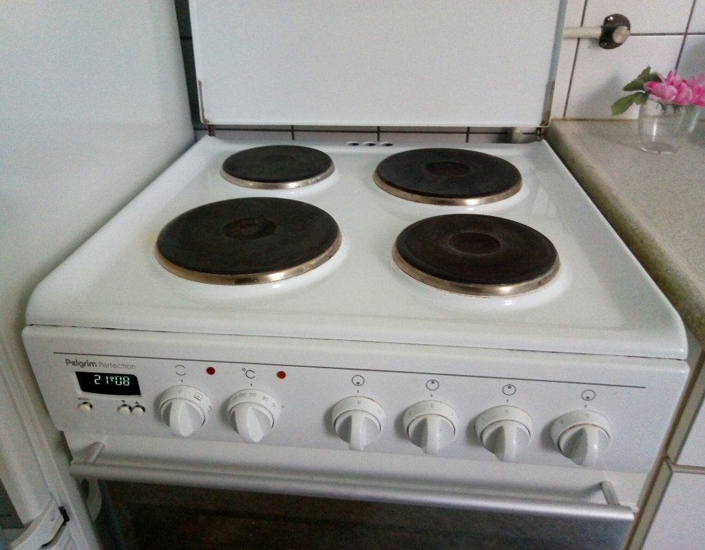 Pelgrim elektrisch fornuis met oven, Ophalen, Gebruikt, 4 kookzones, 85 tot 90 cm