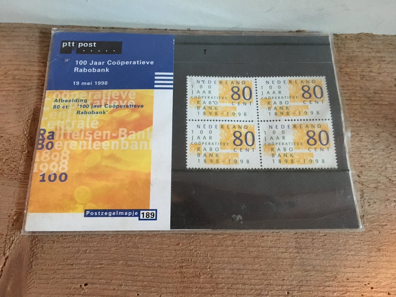 Postzegelmapje 100 jaar Coöperatieve Rabobank 1998, Ophalen of Verzenden, Na 1940, Postfris