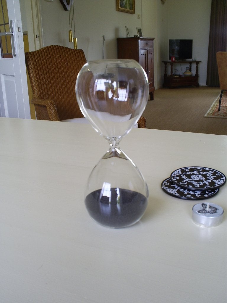 Zandloper, Huis en Inrichting, Woonaccessoires | Overige, Ophalen of Verzenden, Gebruikt, Zwart, Glas