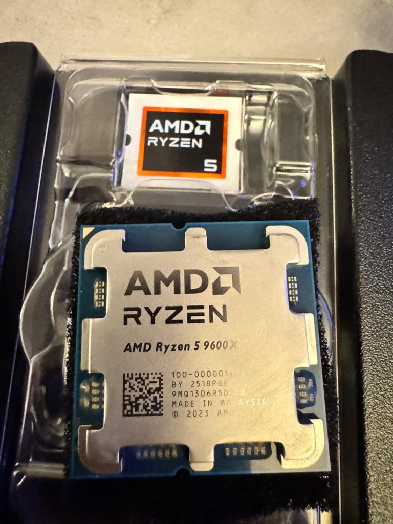 AMD Ryzen 5 9600X CPU (processor), Computers en Software, Ophalen of Verzenden, Zo goed als nieuw, 6-core, 4 Ghz of meer