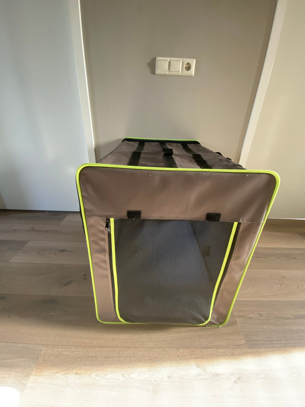 Opvouwbare Hondenbench met Zacht Kussen - Grijs / Neon Groen, Dieren en Toebehoren, Ophalen, Zo goed als nieuw