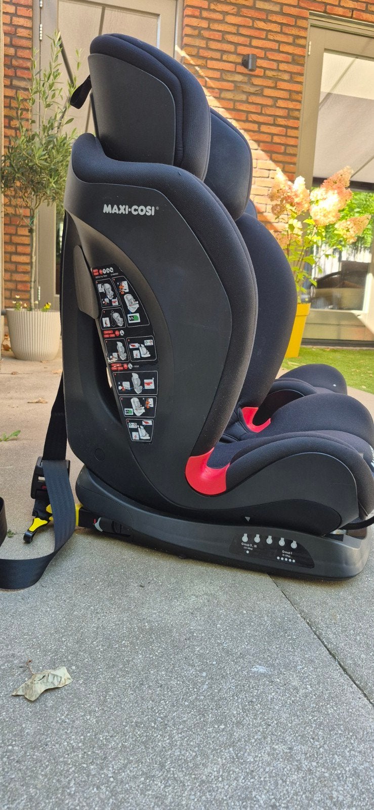Maxi-Cosi Titan Black Isofix autostoelen - Zo goed als nieuw, 15 t/m 36 kg, Zo goed als nieuw, Isofix, Maxi-Cosi
