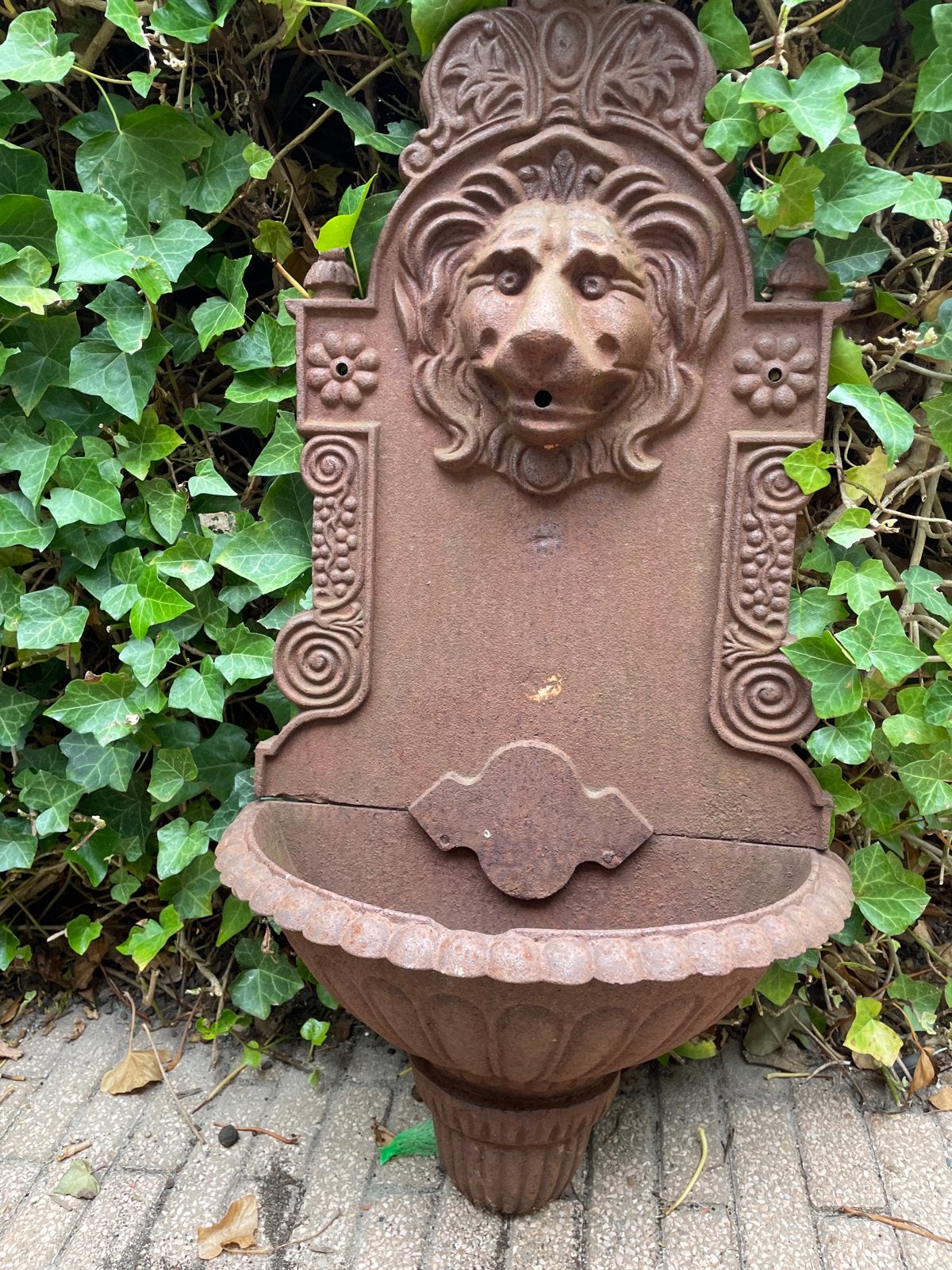 Antieke Gietijzeren Muurfontein met Leeuwenkop, Tuin en Terras, Ophalen, Gietijzer