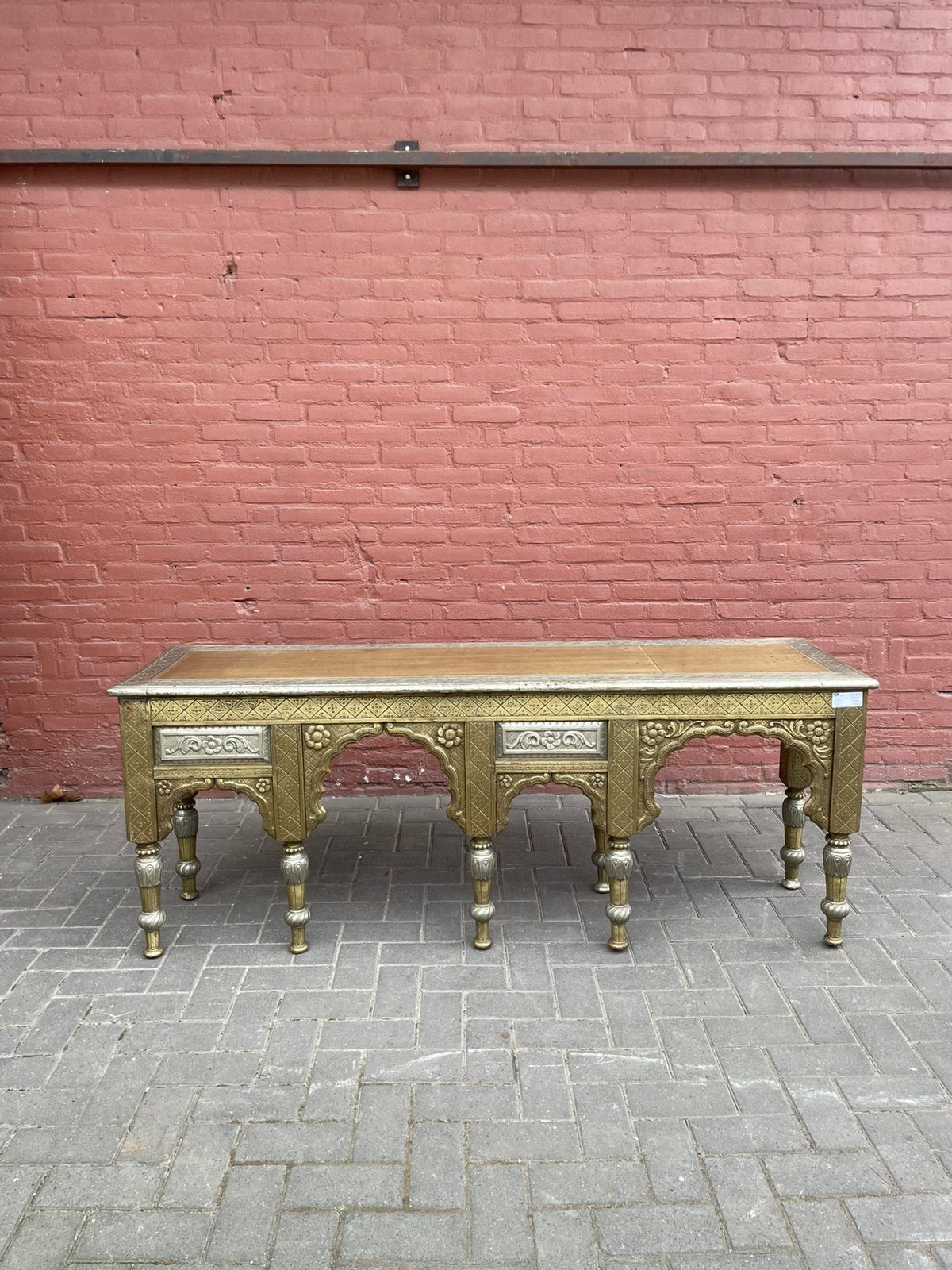 Antieke sidetable uit India met messing, Ophalen of Verzenden