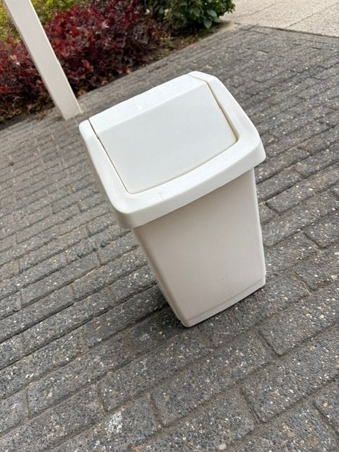 Curver afvalbakje, Ophalen, Kunststof, Gebruikt, Minder dan 10 liter