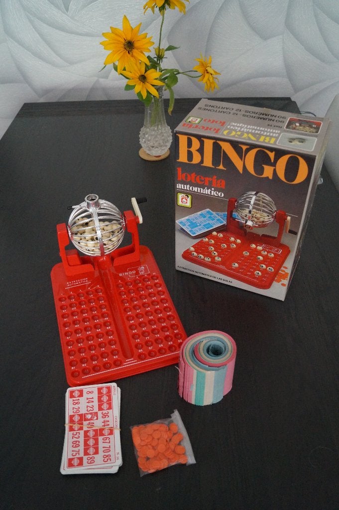 Bingo spel compleet met extra kaarten voor verenigingen, Vijf spelers of meer, Ophalen, Zo goed als nieuw