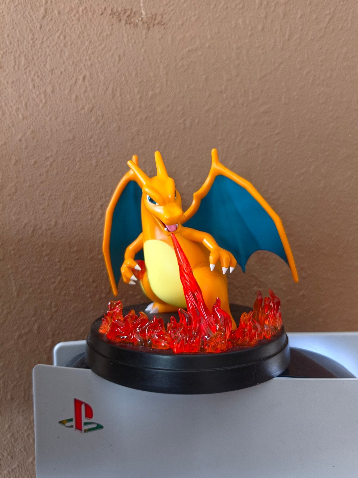 charizard pokemon 20 euro, Verzamelen, Poppetjes en Figuurtjes, Ophalen of Verzenden, Zo goed als nieuw