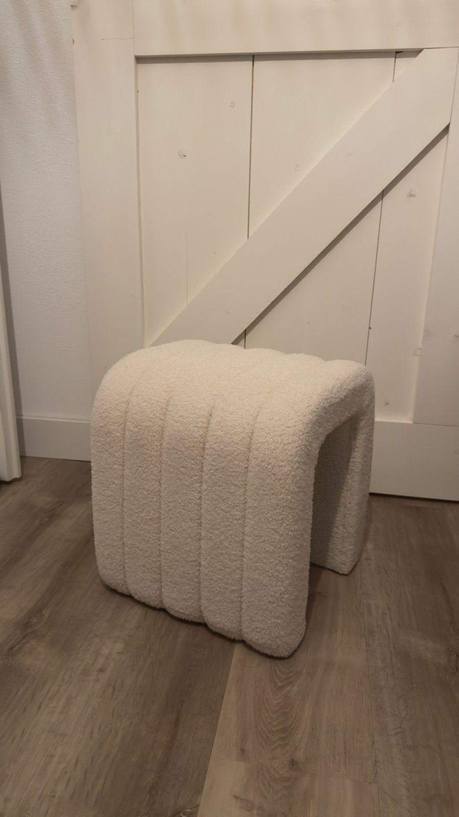 Kwantum poef - Crème teddy stof, Ophalen, Minder dan 50 cm, Vierkant, Zo goed als nieuw