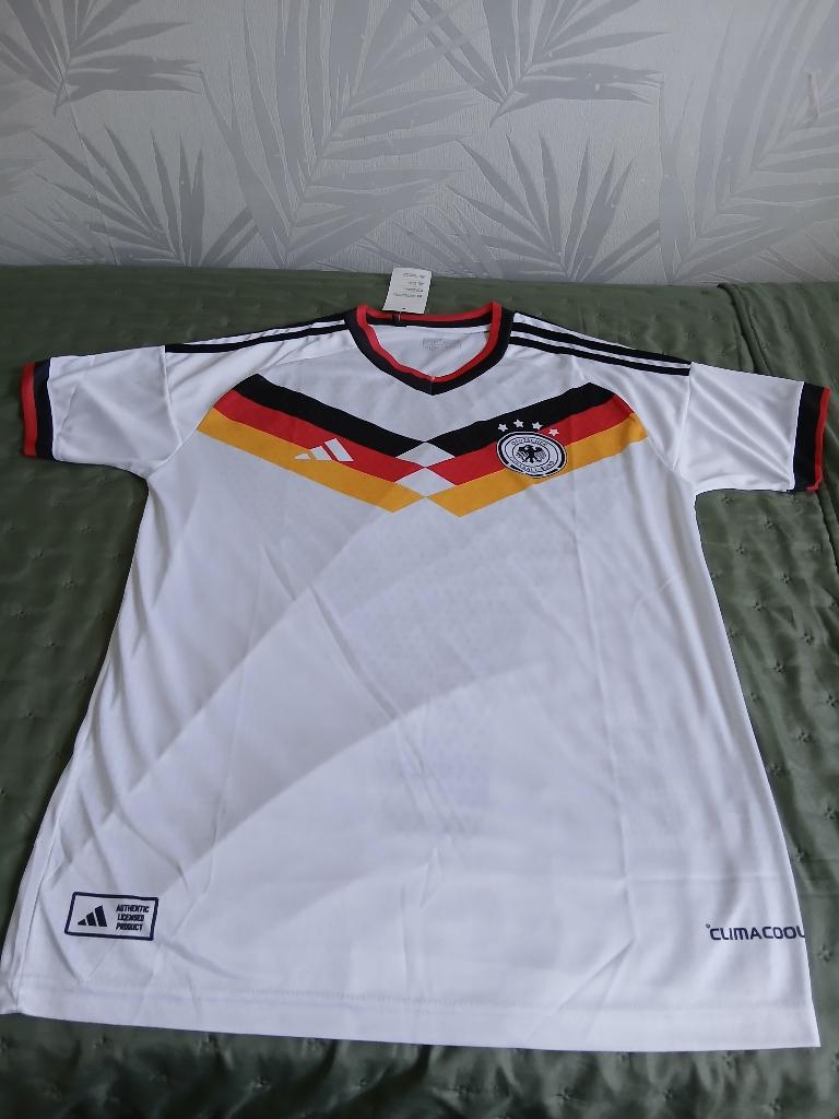 Wk t shirt, Sport en Fitness, Voetbal, Maat L, Ophalen of Verzenden, Nieuw, Shirt