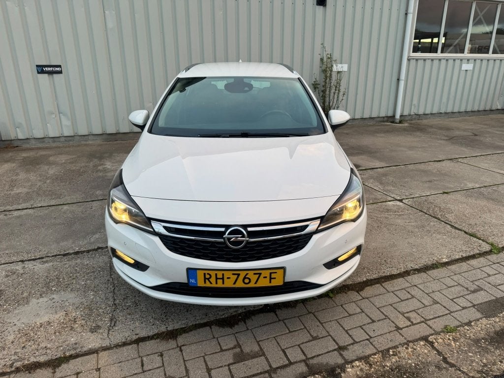 Foto 10 van Opel Astra 1.0 Turbo  Sports Tourer 2017 Wit Airco| trekhaak