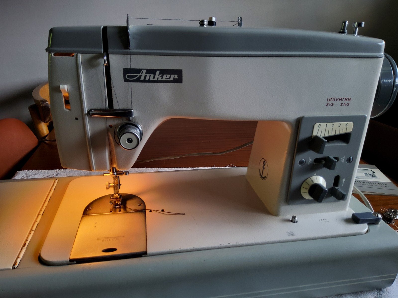 Vintage Anker - Phoenix Universa Zig-Zag 482 Naaimachine, Ophalen, Gebruikt, Naaimachine, Overige merken