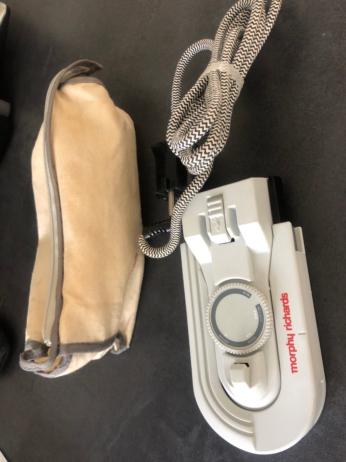 Morphy Richards Reisstrijkijzer met Opbergzakje, Ophalen of Verzenden, Gebruikt, Strijkijzer met snoer