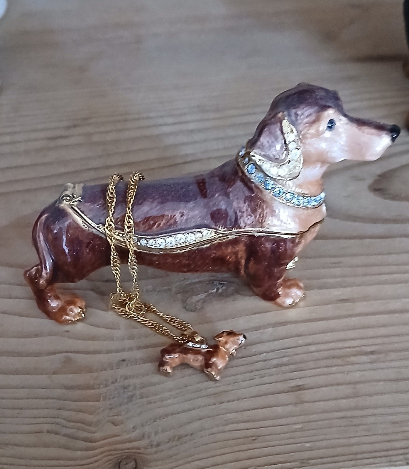 Decoratief Teckel Beeldje met Strass en Ketting, Verzenden