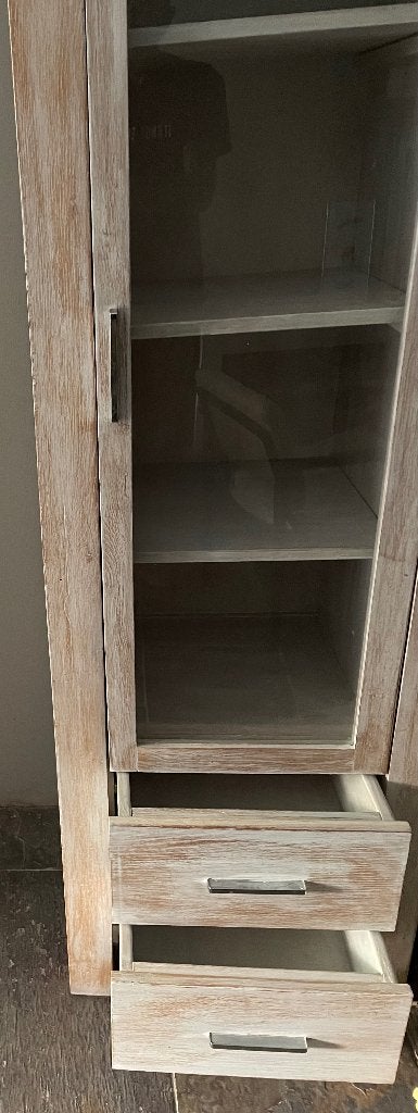 Vitrinekast eikenhout whitewash, Ophalen, Eikenhout, 50 tot 100 cm, 150 tot 200 cm