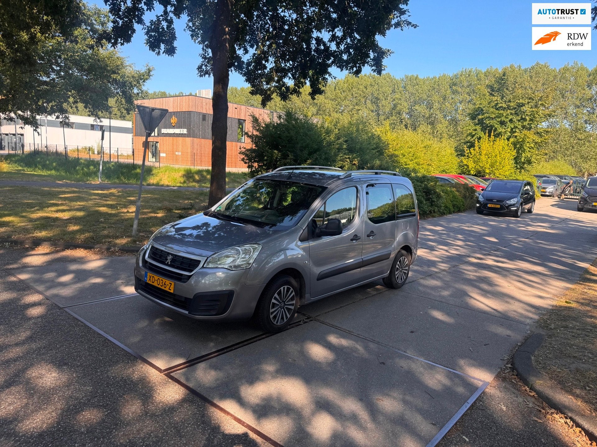Peugeot Partner Tepee 1.6 BlueHDi Active Clima.Navi.5Persoon, Voorwielaandrijving, Gebruikt, Euro 6, 4 cilinders