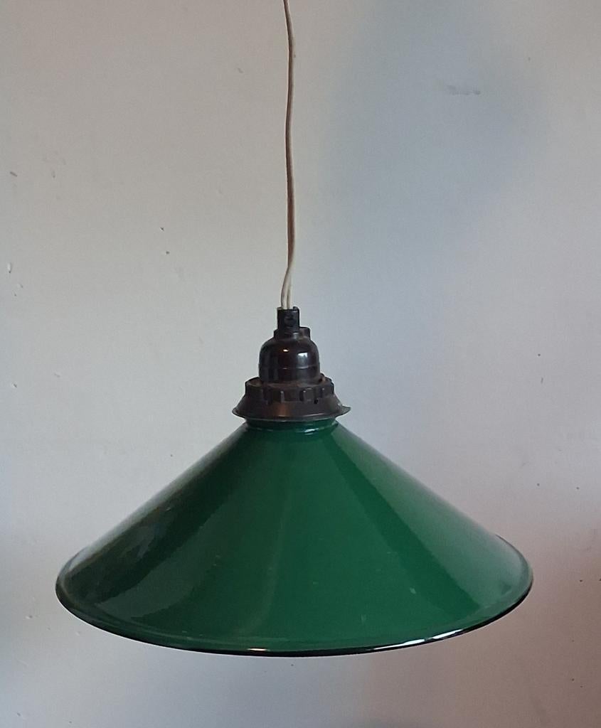Hanglamp.  Metaal.  Emaille.  Oud. 25 cm., Huis en Inrichting, Lampen | Hanglampen, Ophalen, Gebruikt, Mid-century, Metaal