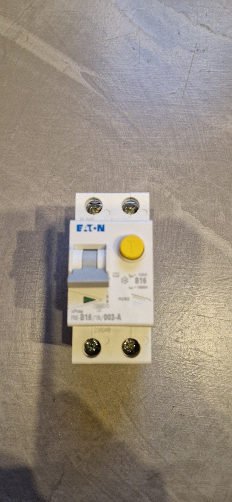 Eaton Aardlekautomaat B16/1N/003-A, Ophalen of Verzenden, Zo goed als nieuw, Eaton, Aardlekautomaat