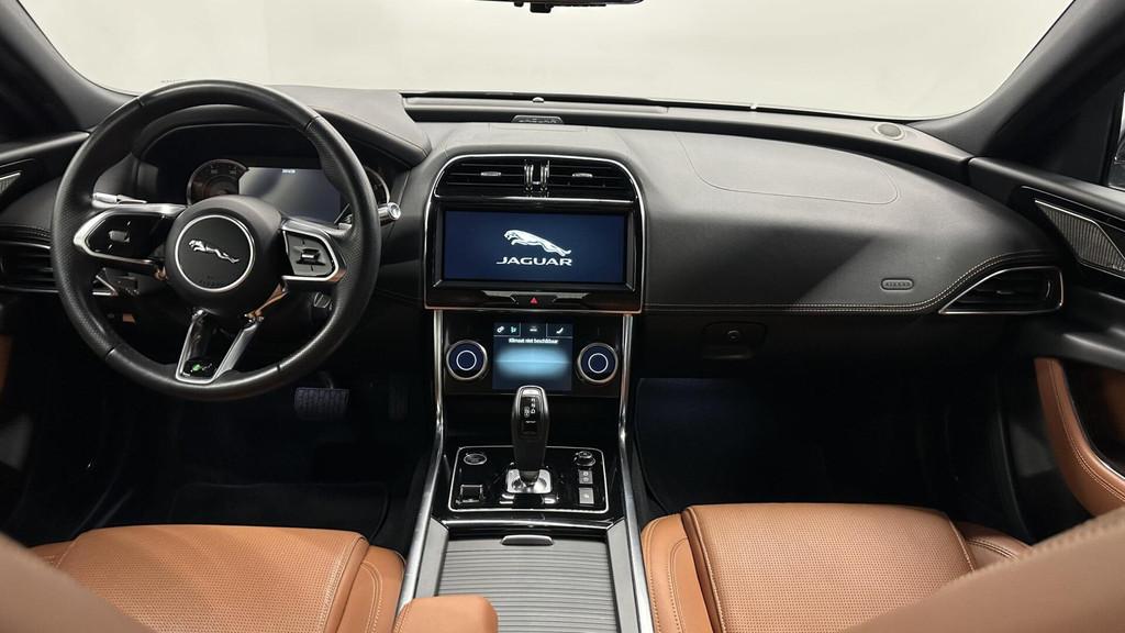 Jaguar XE 2.0 P250 R-Dynamic HSE NAVI LEER CAMERA CARPLAY., Achterwielaandrijving, Euro 6, 4 cilinders, Met garantie (alle)