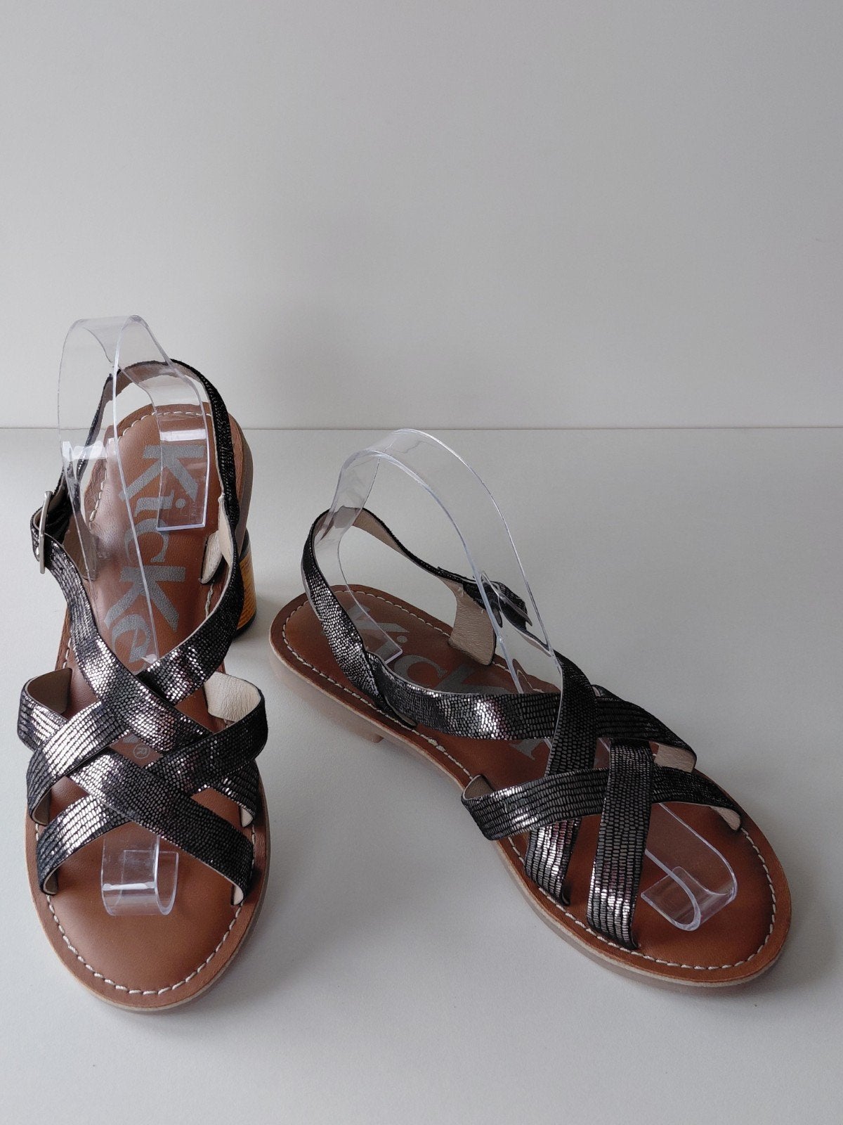 Mooie nog nieuwe leren Kickers sandalen 39, Kleding | Dames, Schoenen, Zwart, Nieuw, Kickers, Sandalen of Muiltjes
