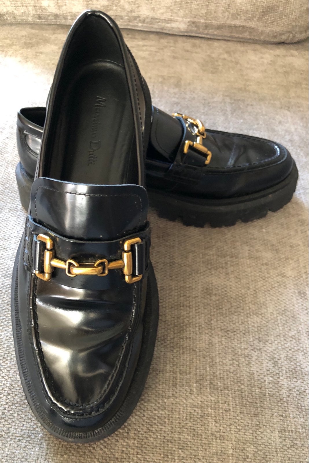 Massimo Dutti zwarte loafers met gouden gesp - Maat 37, Ophalen of Verzenden, Zo goed als nieuw, Instappers, Zwart