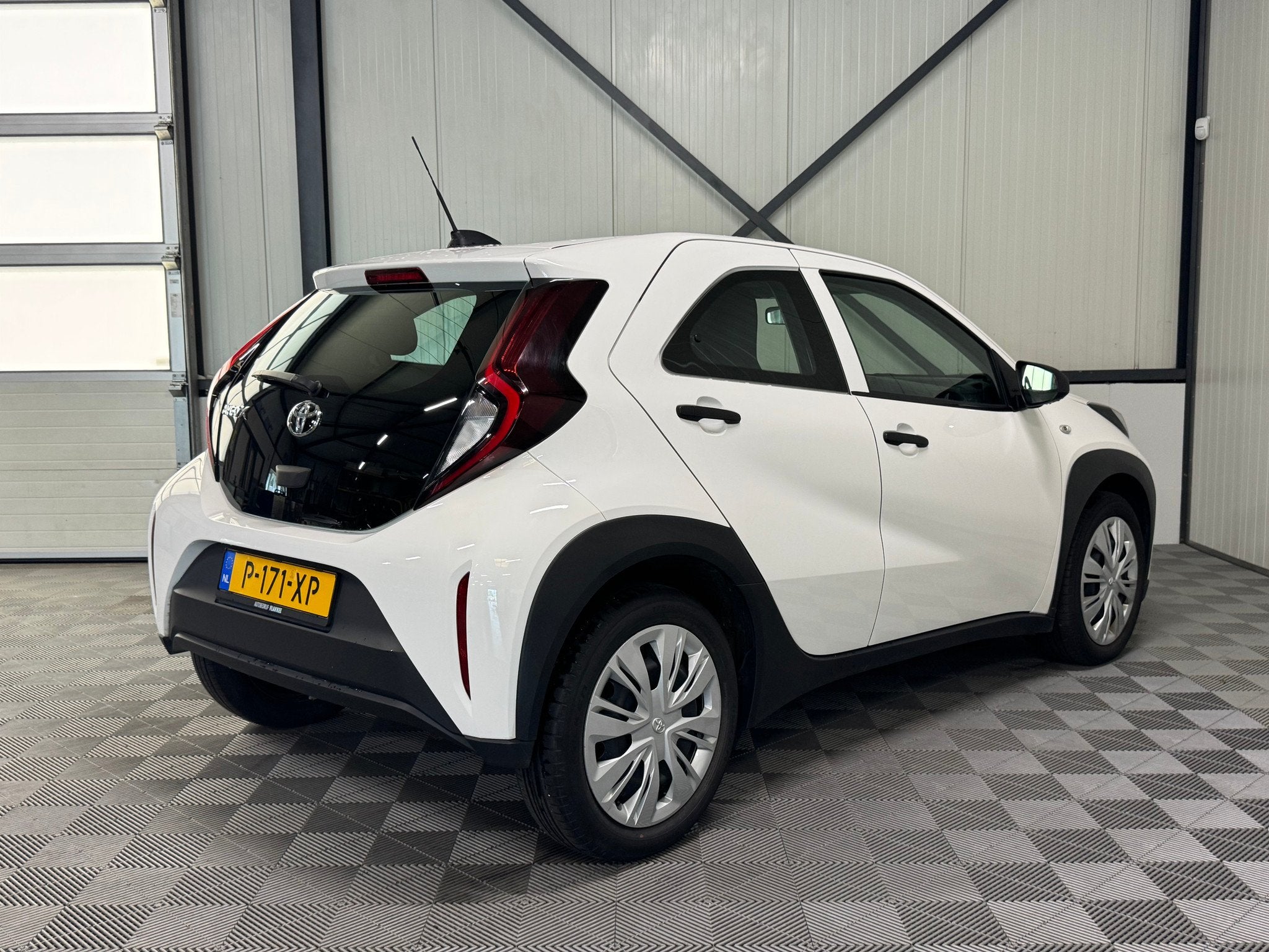 Toyota Aygo X 1.0 VVT-i | MT 5-Drs | Airco | Cruise, Gebruikt, Start-stop-systeem, 4 stoelen, Wit