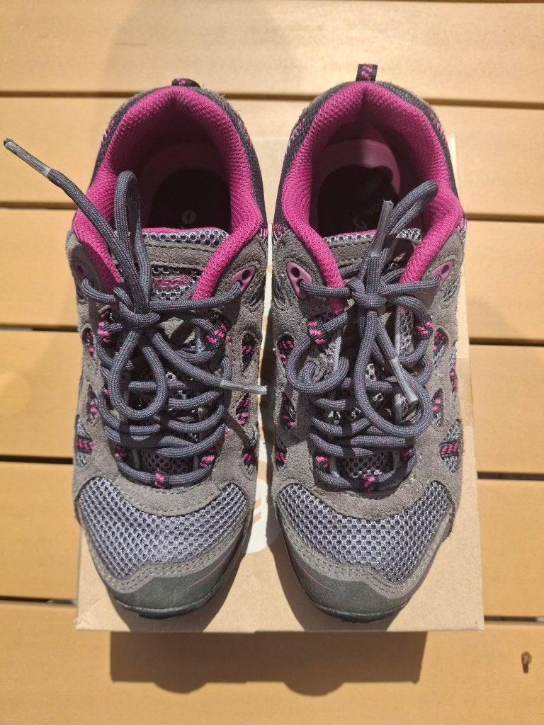 Dames Wandelschoenen maat 37, merk HI-TEC, Ophalen, Zo goed als nieuw, Schoenen