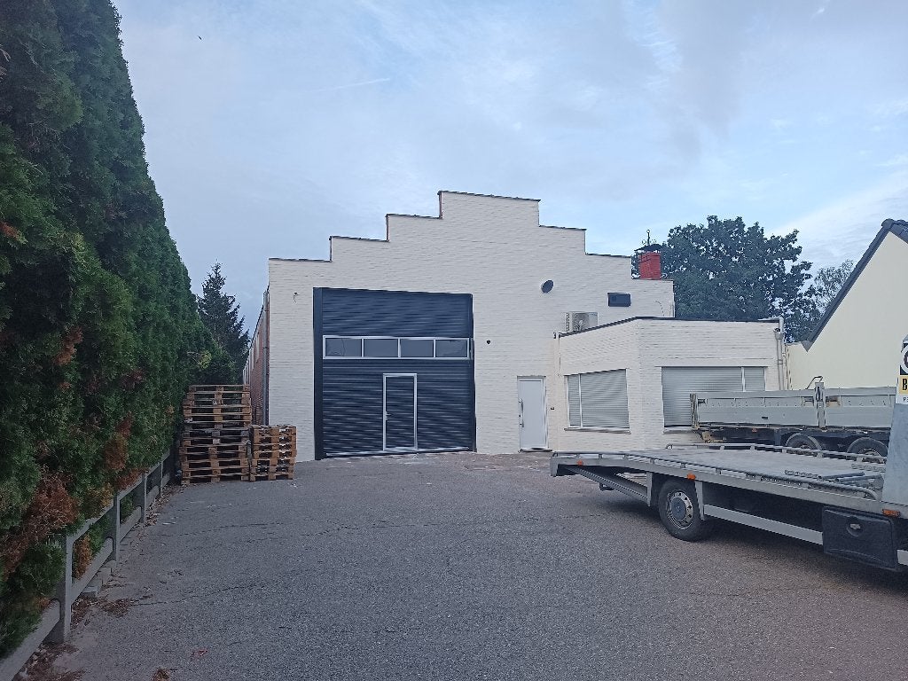 Loods/werkplaats met woonst , vlakbij grens, Limburg, 2 kamers, Verkoop zonder makelaar, Zonhoven