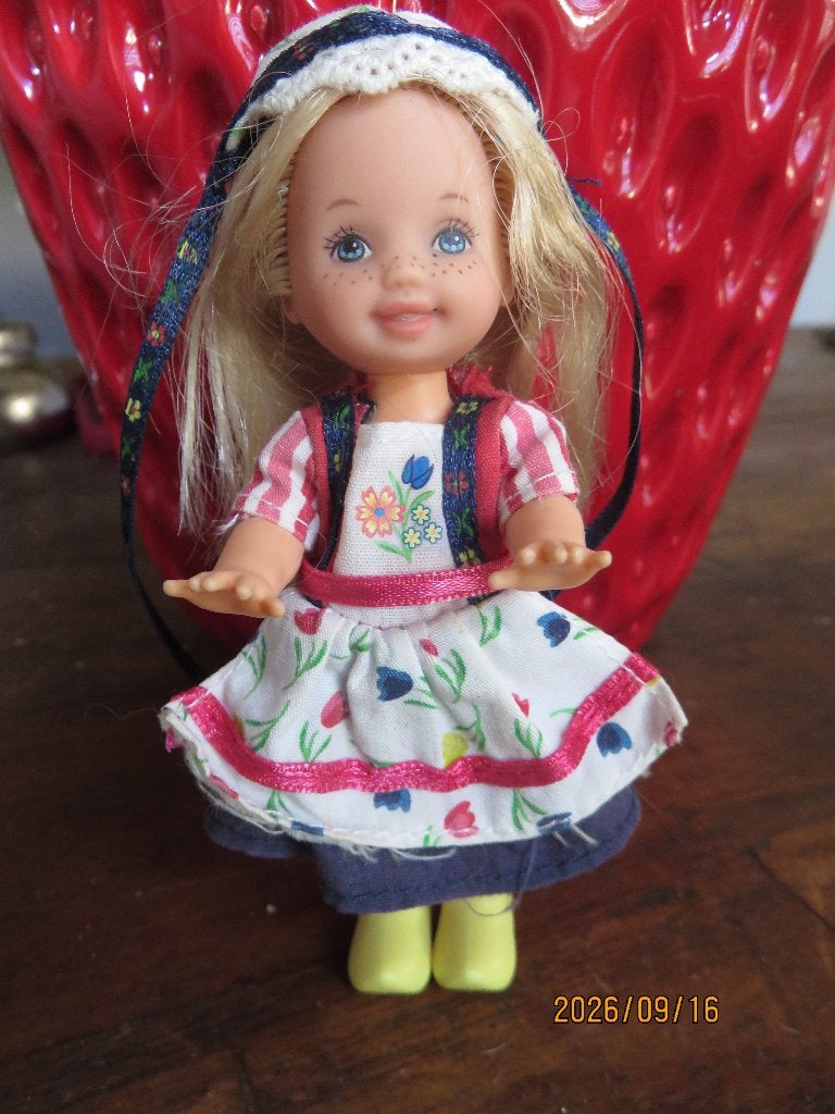 BARBIE SHELLY  NUMMER 1, Verzamelen, Verzenden, Zo goed als nieuw, Pop