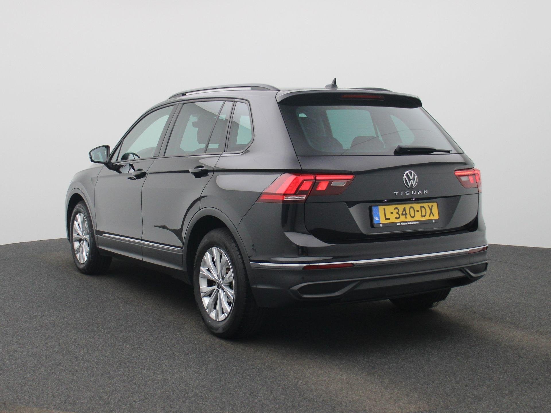 Volkswagen Tiguan 1.5 TSI Life 150 PK| Origineel Nederlands, Auto's, Stof, 4 cilinders, Zwart, Origineel Nederlands