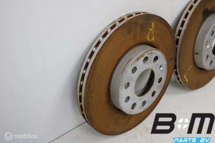 Set remschijven voorzijde VW Golf 7 5Q0615301H, Gebruikt