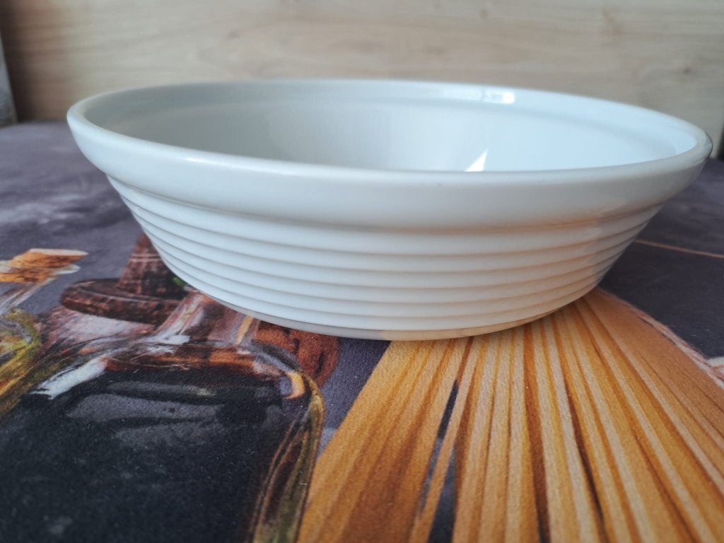 Witte kom met ribbels - ca. 21 cm, Overige merken, Keramiek, Ophalen of Verzenden, Zo goed als nieuw