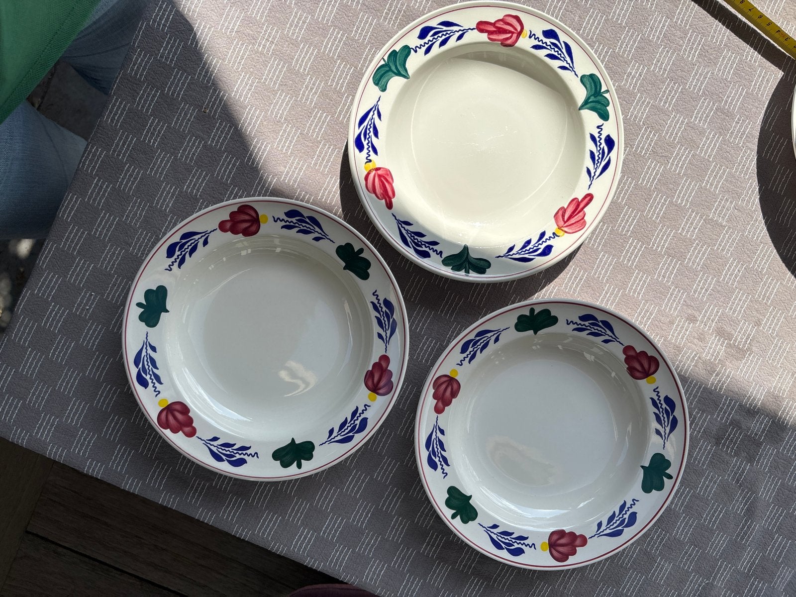 Set van 3 handgemaakte diepe borden met bloemmotief, Huis en Inrichting, Keuken | Servies, Bord(en), Overige stijlen, Ophalen of Verzenden