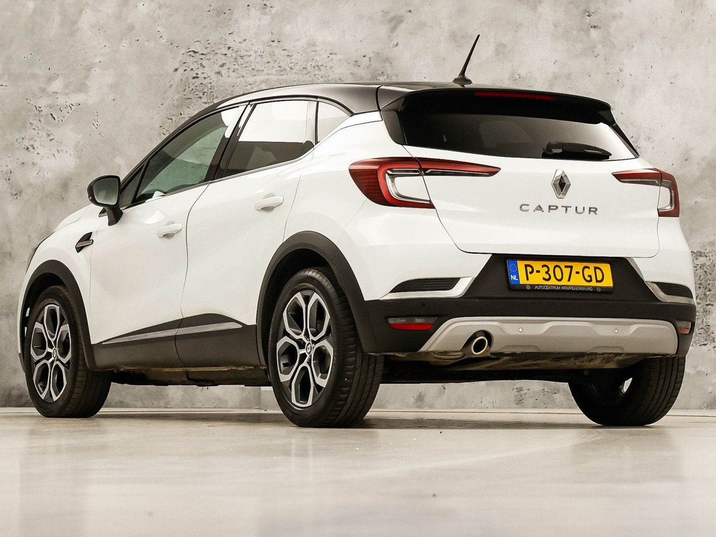 Renault Captur 1.3 TCe 140 Intens Sport 140Pk Automaat (VIRT, 12 maanden, Gebruikt, 4 cilinders, Leder en Stof