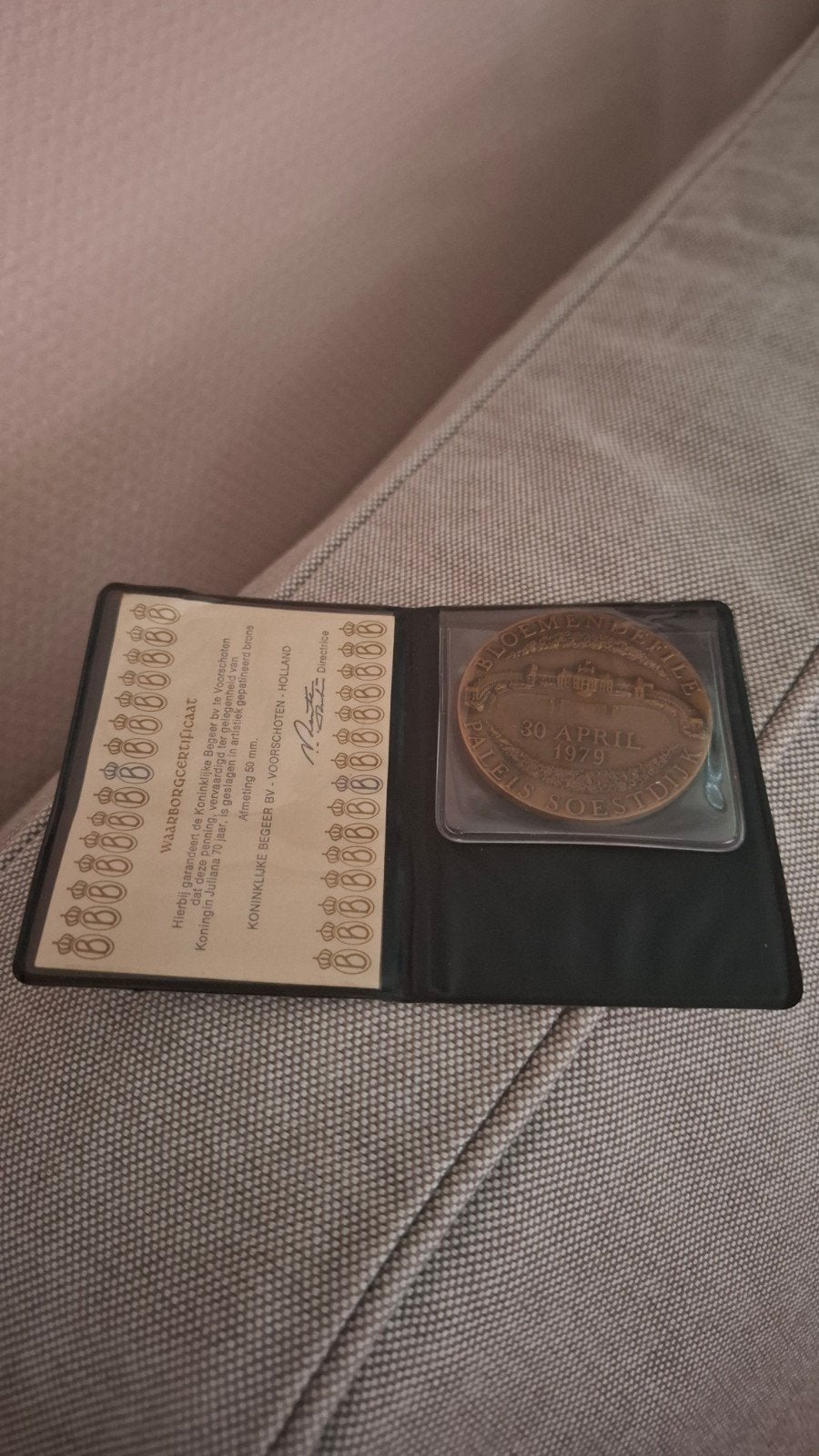 Bronzen herdenkingspenning uitgegeven door de koninklijke BV, Ophalen of Verzenden