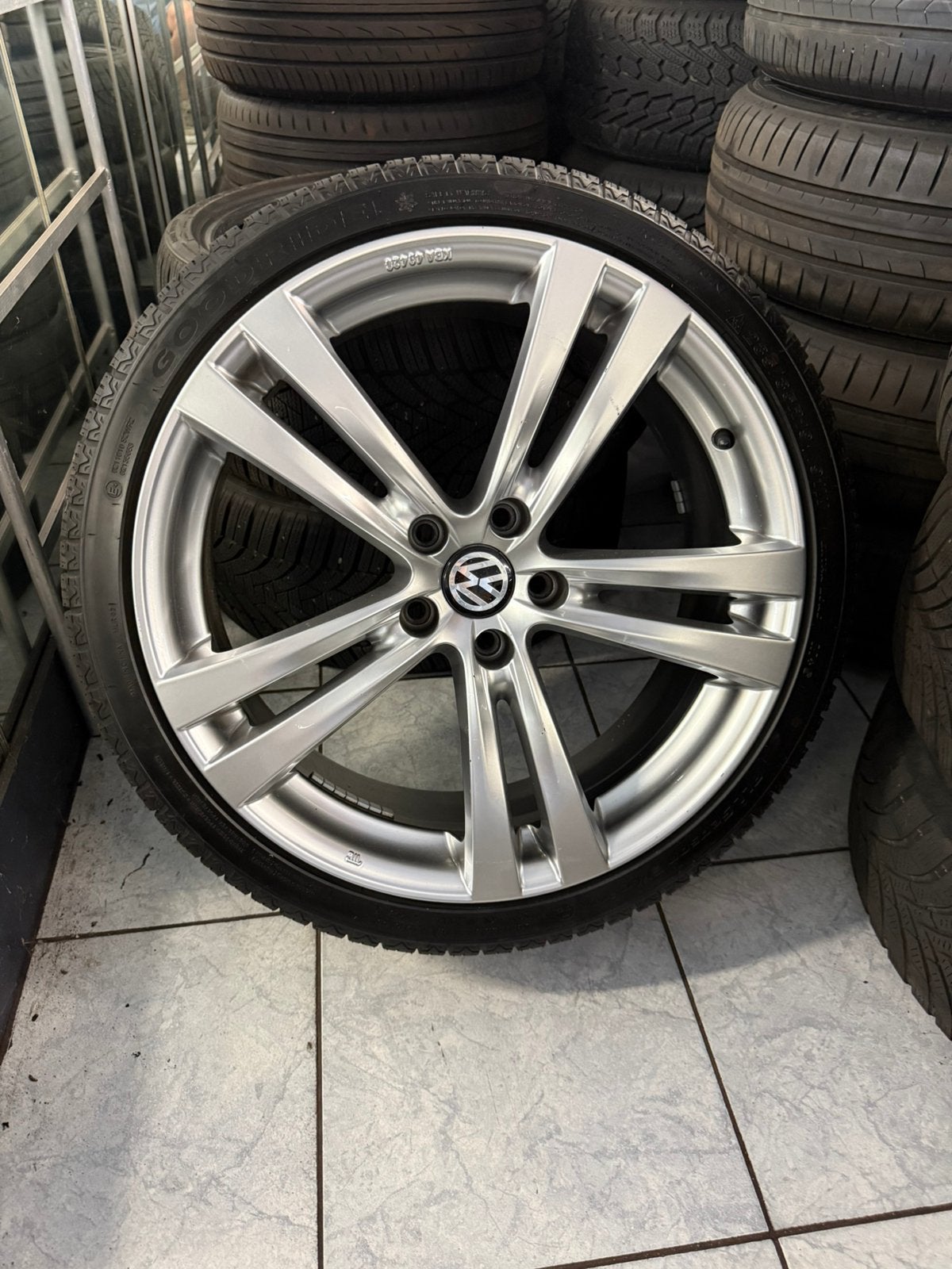 Set Volkswagen Golf Audi A3 All season wielen 19 inch, Auto-onderdelen, Banden en Velgen, 19 inch, Gebruikt, Banden en Velgen